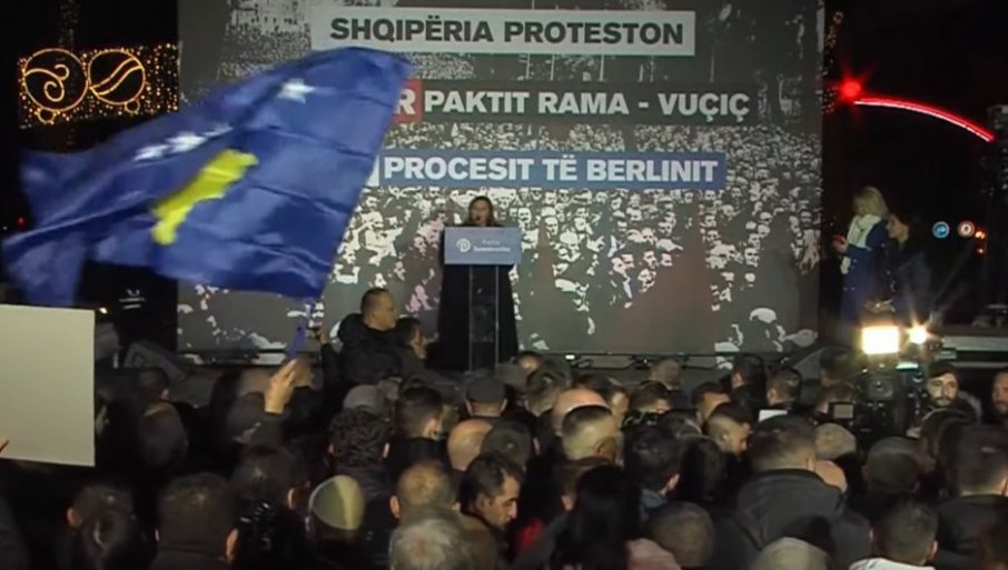 Oglasila se američka ambasada: Situacija u Tirani nepredvidiva!