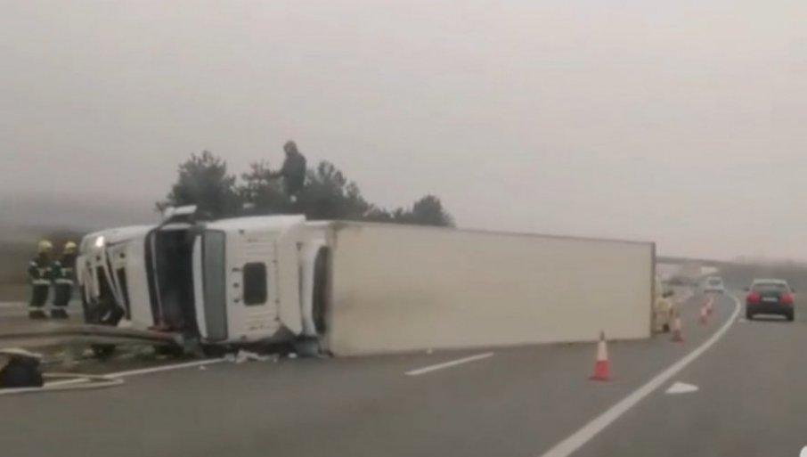 Kod aleksinačkog rudnika se prevrnuo kamion
