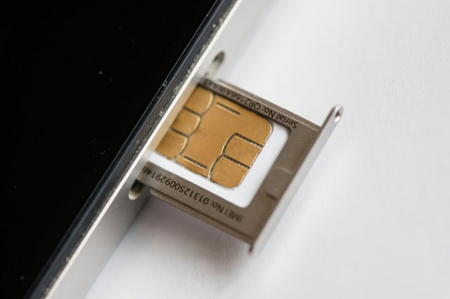 iPhone ostaje bez slota za SIM karticu – konačni cilj je telefon bez otvora