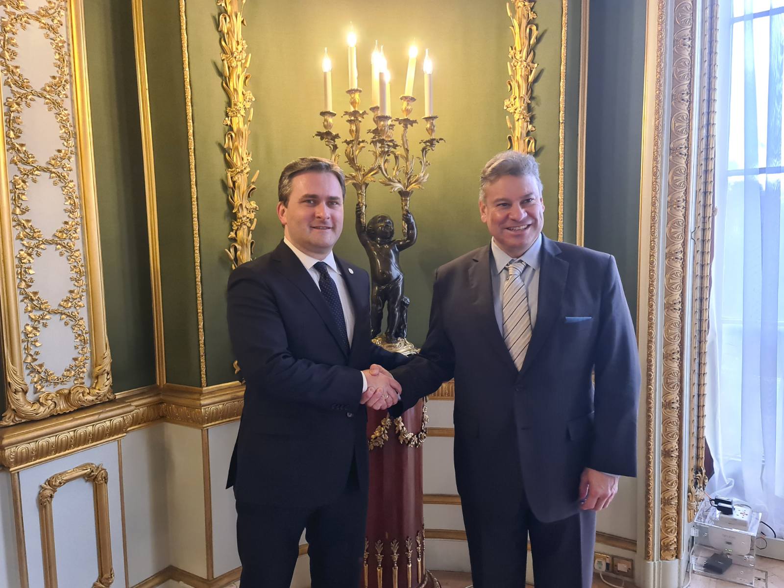 Selaković u Londonu sa Eskobarom:  Razgovarali o „Otvorenom Balkanu“!