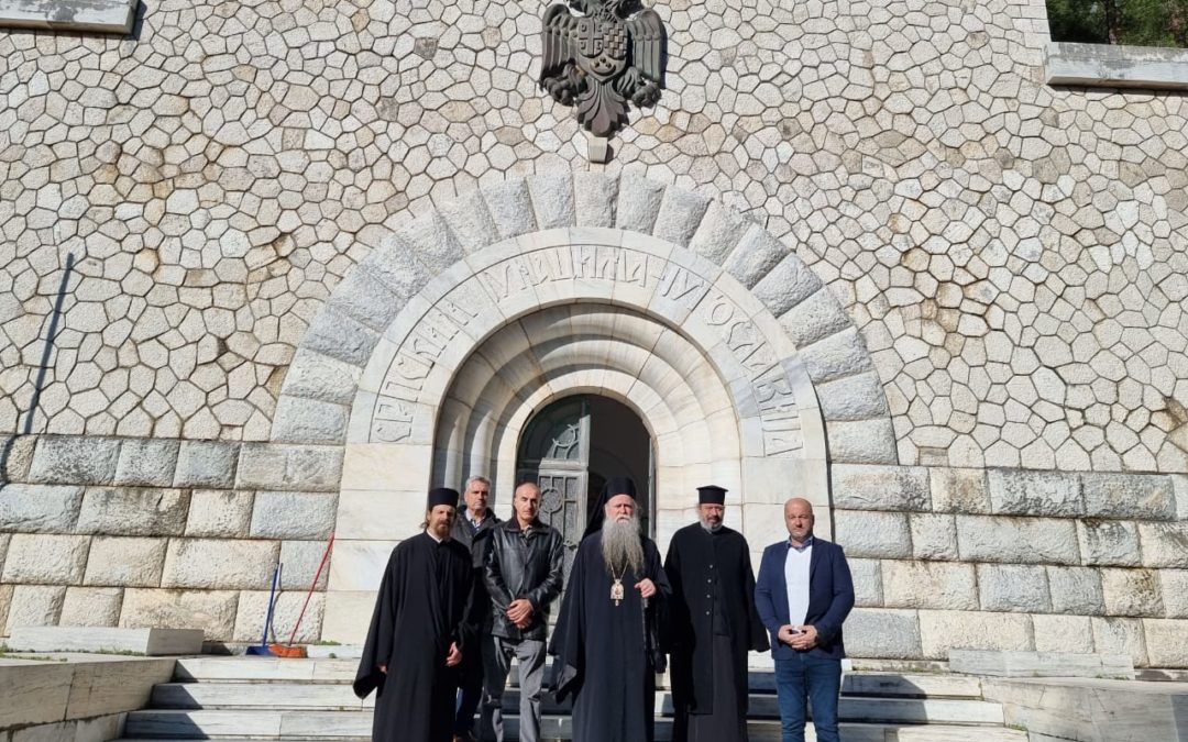 Mitropolit Joanikije posjetio ostrvo Vido i odslužio pomen postradalim srpskim vojnicima