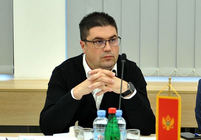 Rovčanin: Nećemo uzimati iz džepova građana da bi se punili sefovi pojedinaca