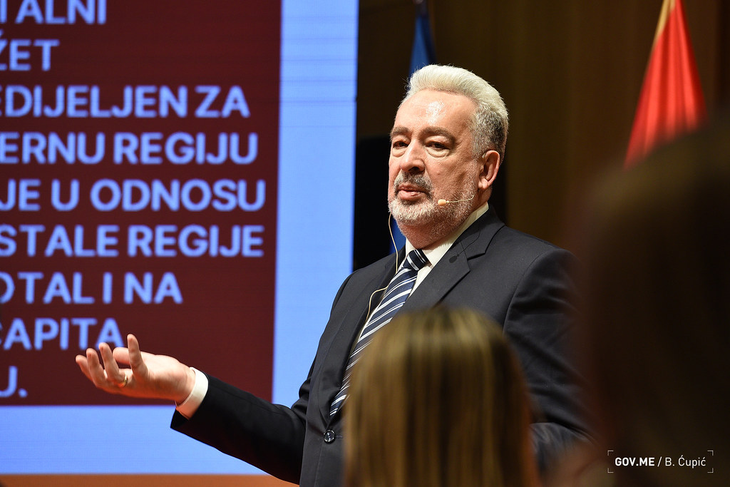 Nevjerovatni Zdravko! Preživio rekonstrukciju, dekonstrukciju, memorandum, ali neće Albance!