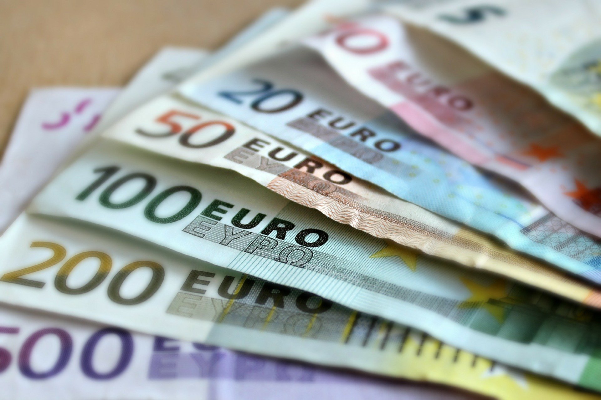 Evropska centralna banka najavila potpuni redizajn novčanica do 2024.