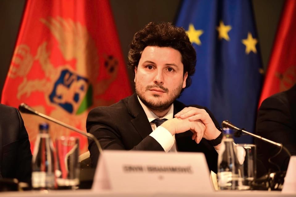 MANS: Očekujemo da Abazović prijavi put u Dubai