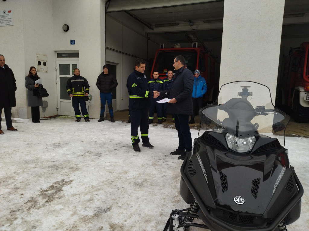 Žabljak: Služba zaštite i spašavanja dobila motorne sanke vrijedne 16.000 evra