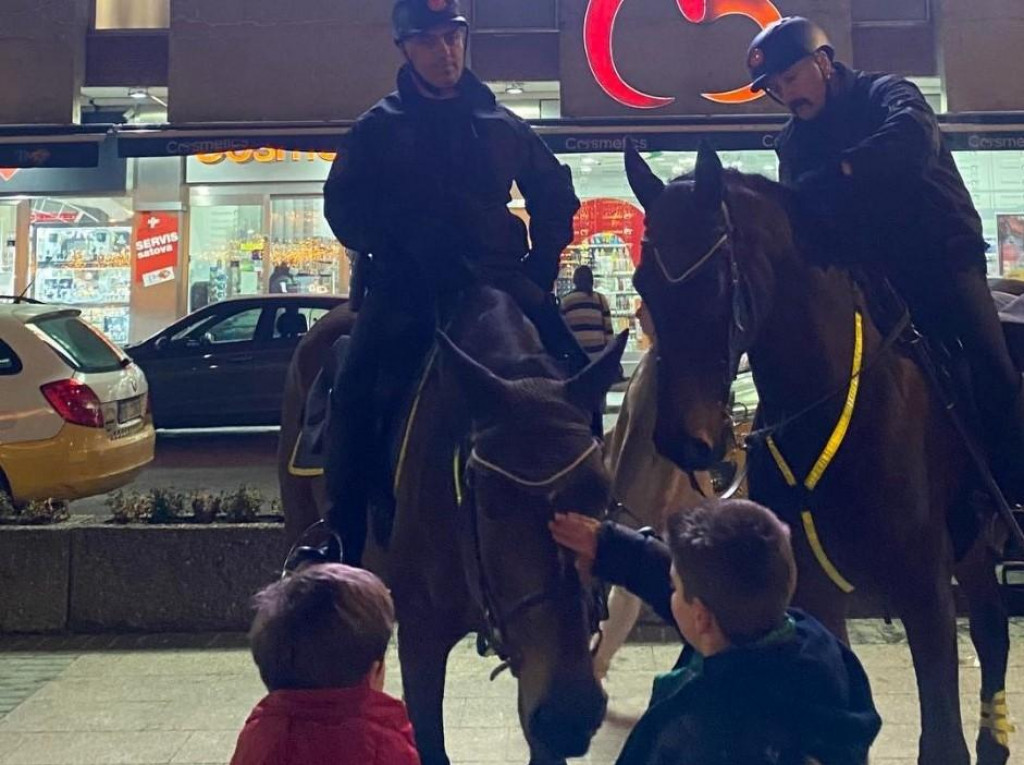 Konjička policija sinoć partolirala ulicama Podgorice