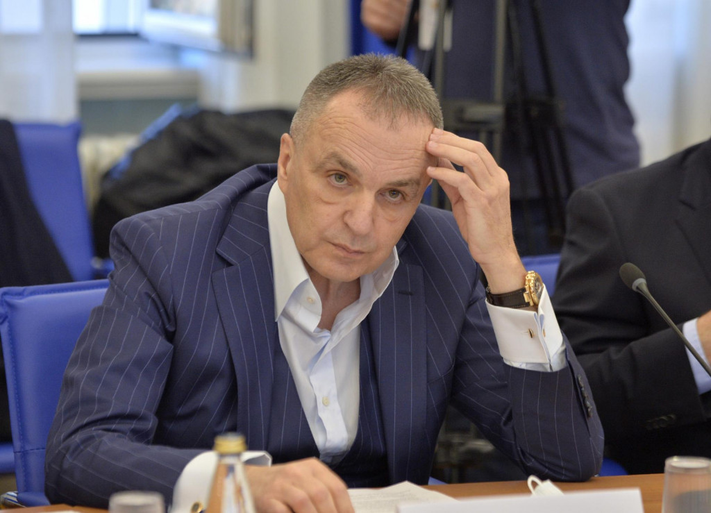 Pejović odgovorio Abazoviću: Reci ko ti je nudio 21 milion, u KAP ti ulaska nema!