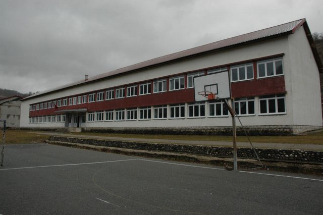 Miholjski zbor: Nadležni organi i tužilaštvo da reaguju zbog napada na direktora škole u Šavniku