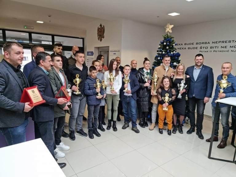 Nikšić: Kovačević uručio nagrade najboljim sportistima, sportskim klubovima i sportskim radnicima u 2021. godini