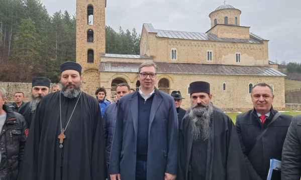 Vučić: Sredićemo put koji je decenijama samo krpljen!