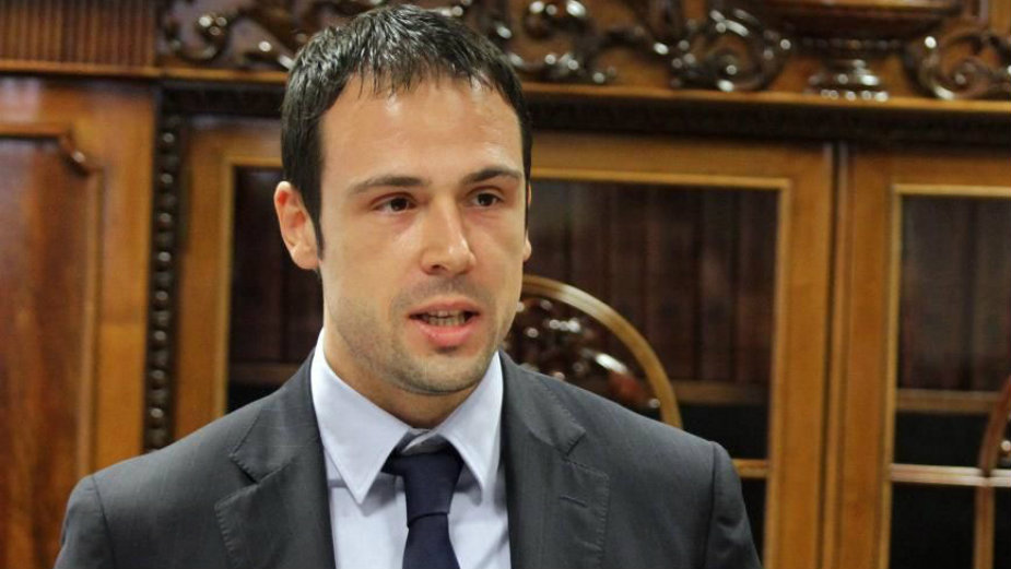 Nedić o atentatu na Vučića:  U kojoj god mišjoj rupi da se krijete i maštate da ćete prolivati krv na ulicama Srbije, znajte da će vas pravda stićI