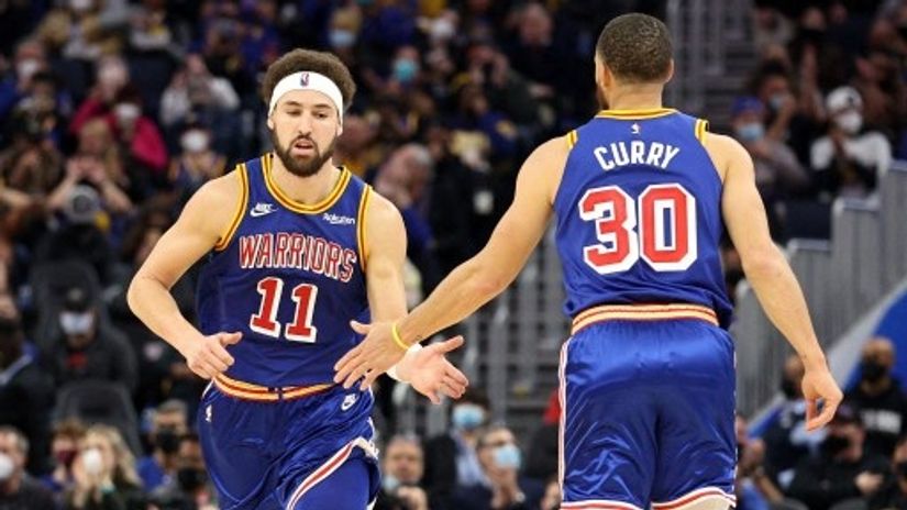 Splash brothers kao nekada: Stef Kari i Klej Tompson razmontirali Detroit