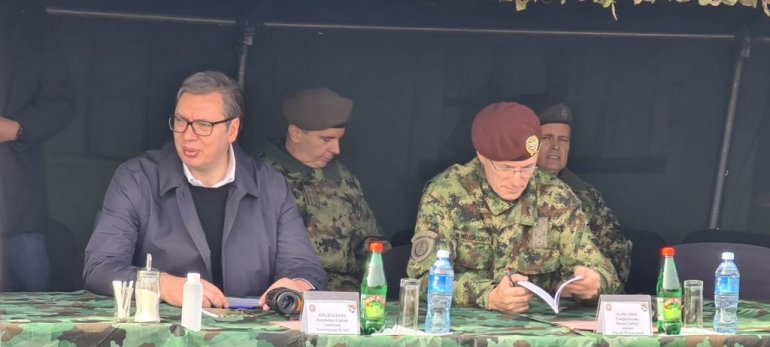 Vučić poručio vojnicima: Gledajte da idete u korak sa najboljima iz svijeta