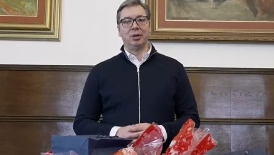 Vučić čestitao Božić, paketići spremni: Radujem se susretu sa srpskom djecom sa Banije i Korduna