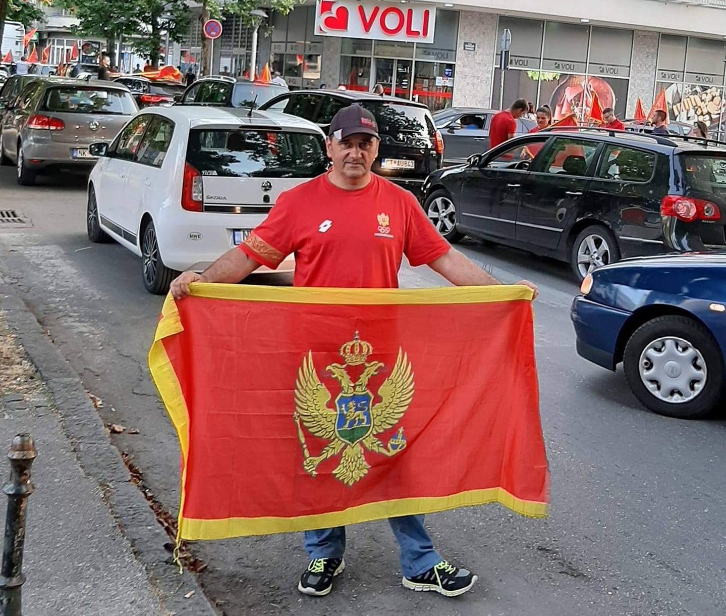 Skandal: Sramni statusi na društvenim mrežama komita o sadržaju Temeljnog ugovora, nadležni ne reaguju!