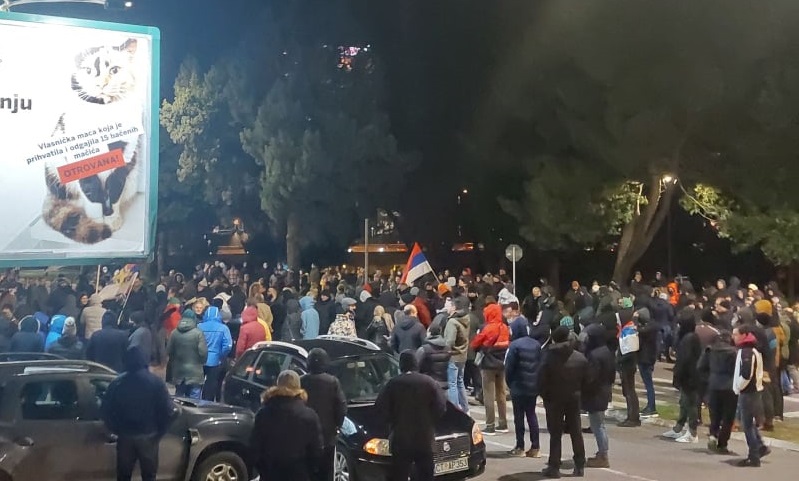 Zbog najave formiranja manjinske vlade: I večeras protesti širom Crne Gore!
