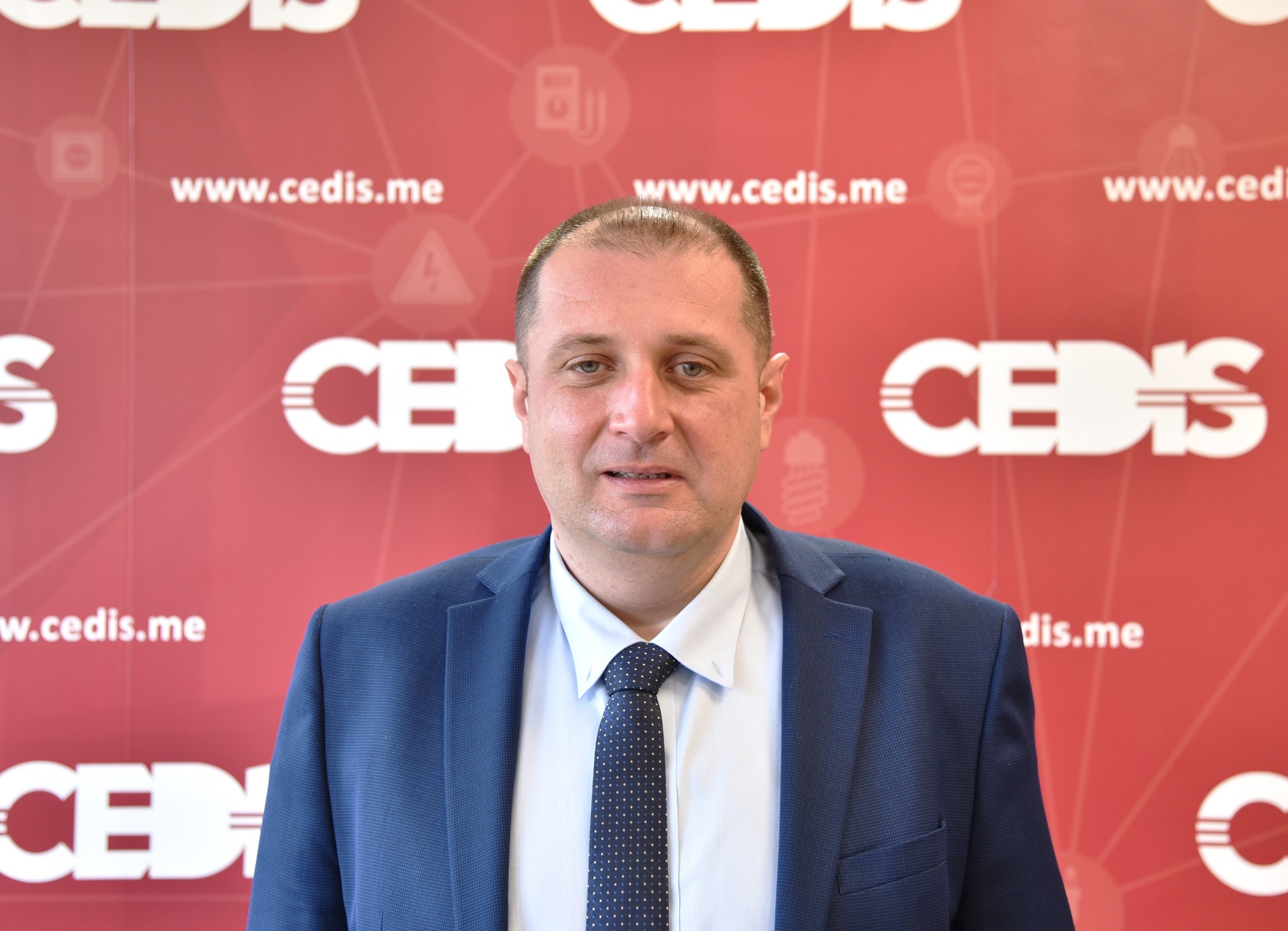 Čađenović ponovio: Nećemo krečiti i uklanjati mural Mitropolita Amfilohija, jednog od najvećih duhovnika 20. i početka 21. vijeka!