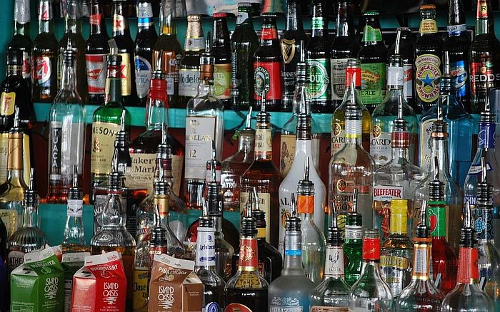 alkohol_flase_pixabay1