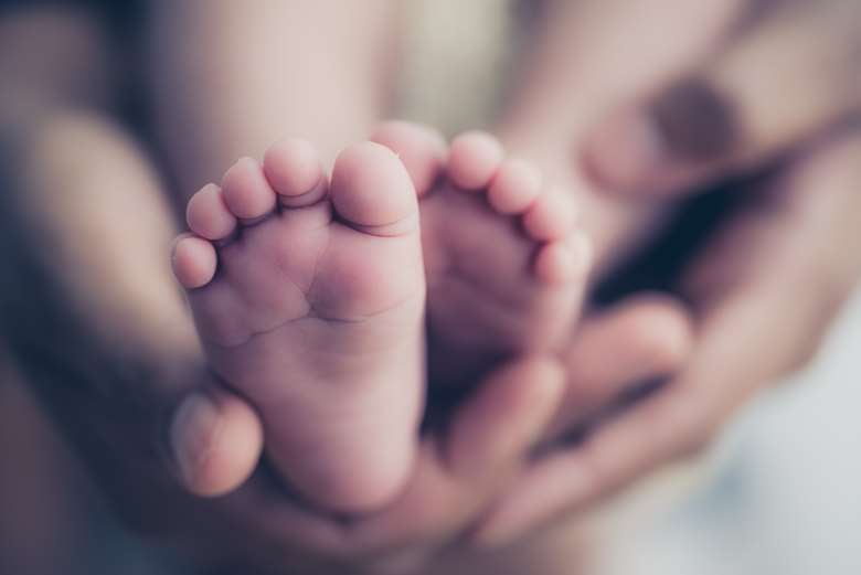 Rijedak fenomen u novogodišnjoj noći: Blizanci rođeni u različitim godinama