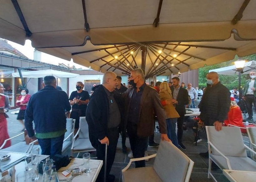 Sramno: Miloljubac Nenad Čanak nazvao Đokovića „nevakcinisanim magarcem“!