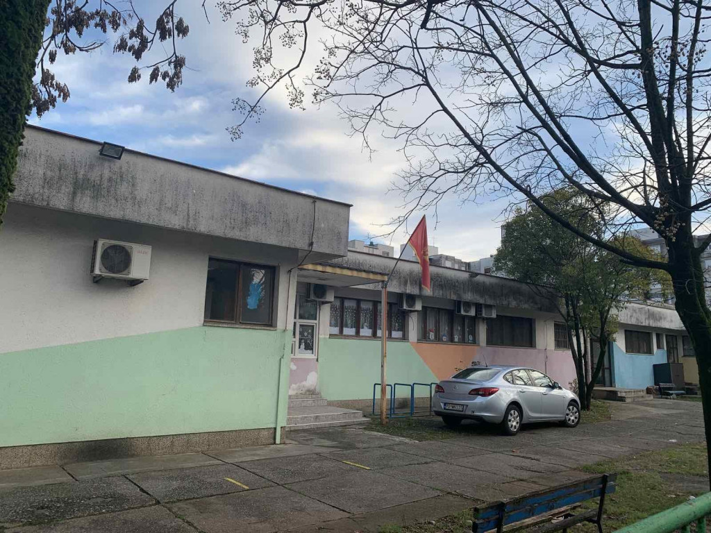 Obijen vrtić „Poletarac“, polomljena stakla i inventar