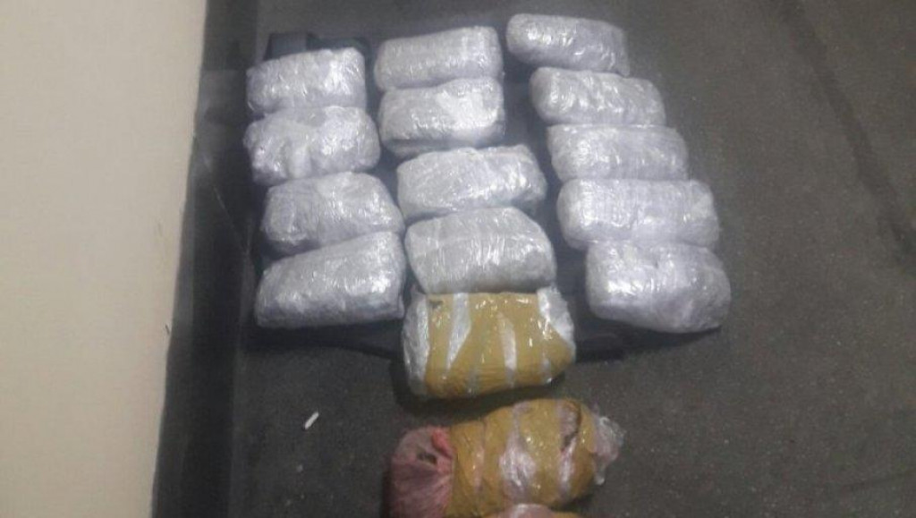 Na granici sa Srbijom: Uhapšen crnogorski državljanin zbog šverca 13,5 kilograma marihuane