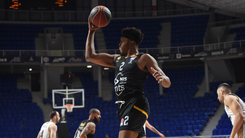 Partizan se mučio u Podgorici, ali ipak pobijedio