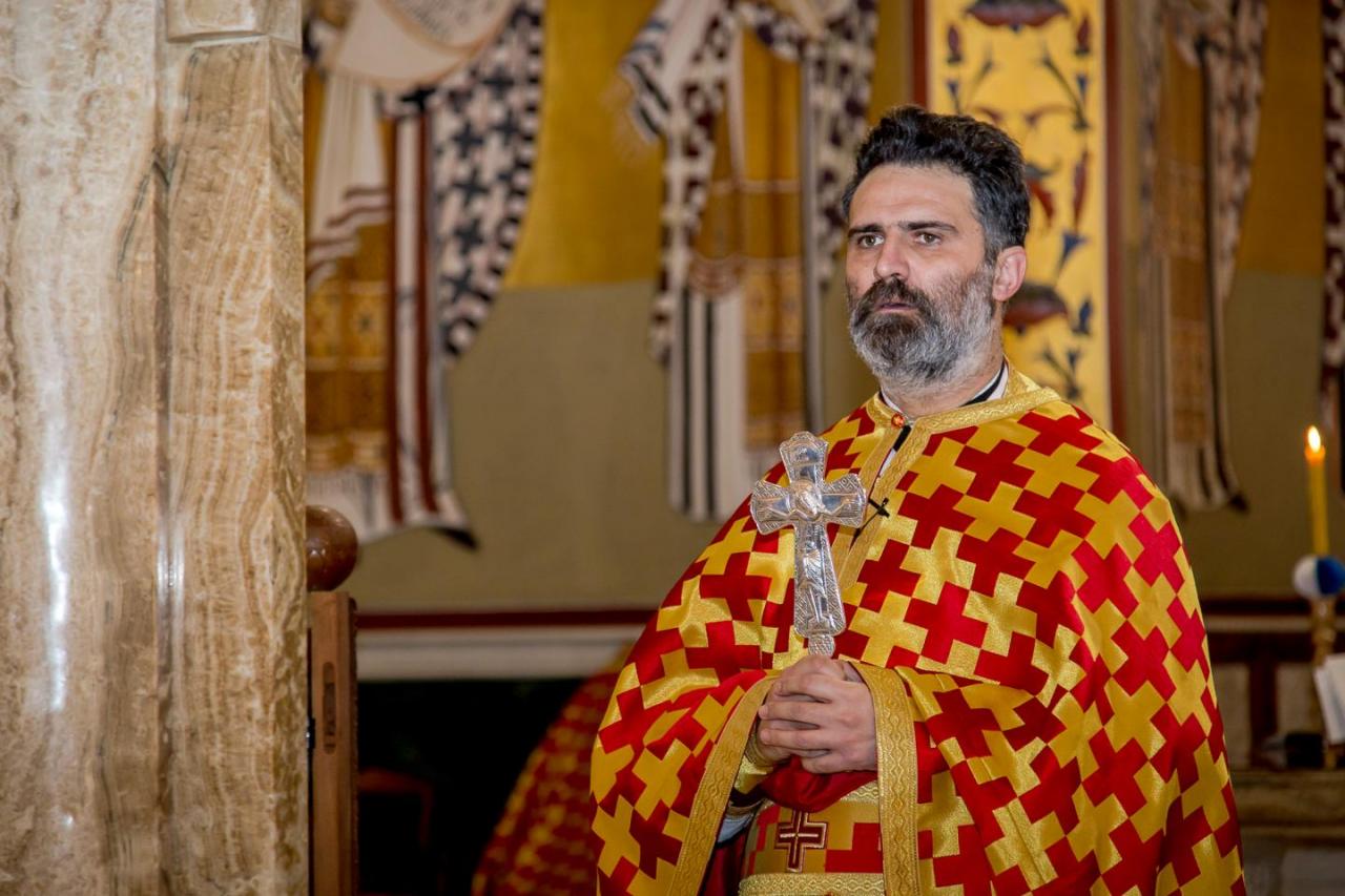 O. Predrag Šćepanović za BORBU: Badnjak je prvi običaj u zlatnom nizu običaja srpskog naroda!