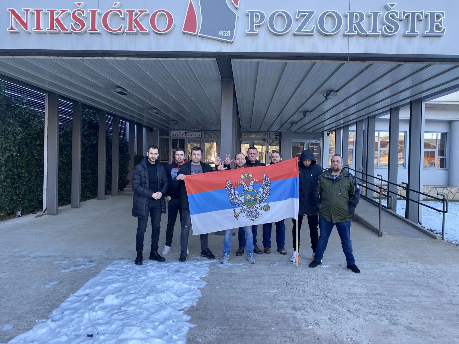 NVO Grupa Nikšićani: Oni koji planiraju da protestuju zbog dolaska najvećeg živog srpskog pjesnika bolje da njegovom izlaganju prisustvuju