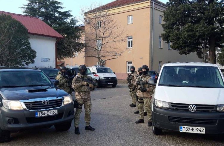 Akcija „Staza“: U BiH „palo“ 400 kilograma marihuane, sumnja se da su je šumskim putevima iz Crne Gore nosili u Bosnu