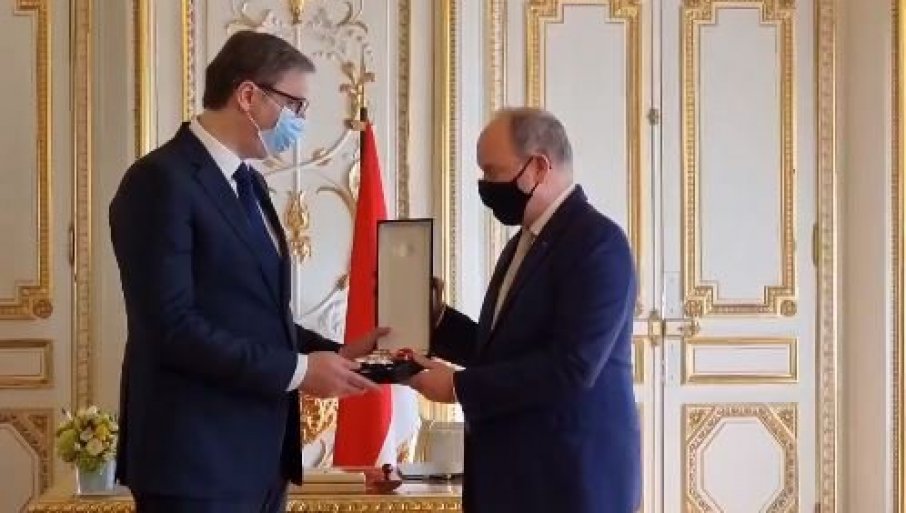 Veliko priznanje Srbiji: Knez Albert uručio Vučiću orden Velikog krsta reda Svetog Šarla