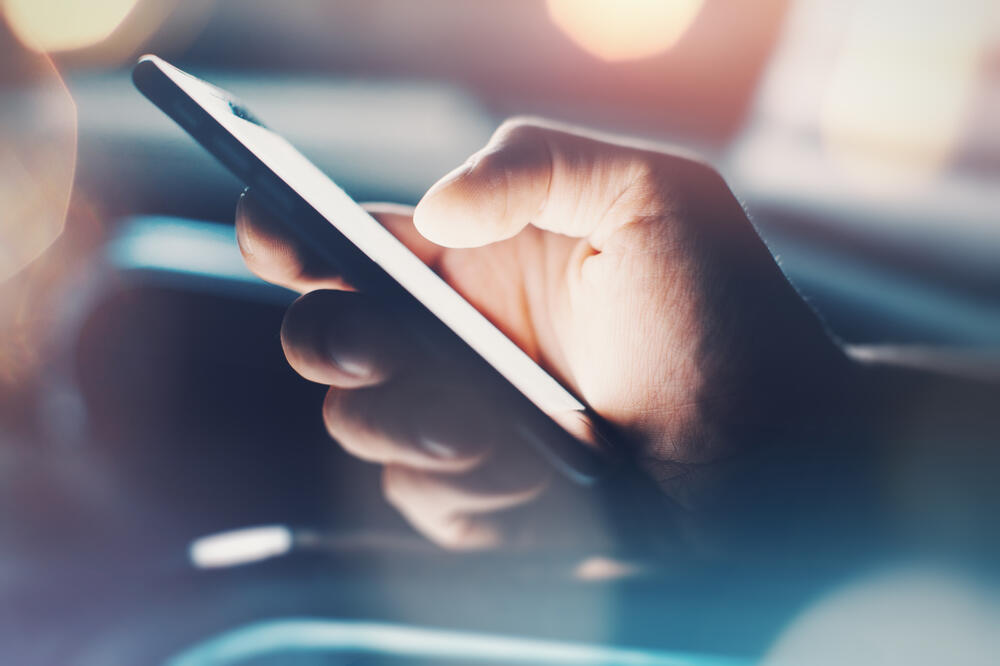Nova EU pravila: Uskoro će se baterije na novim telefonima moći lako zamijeniti