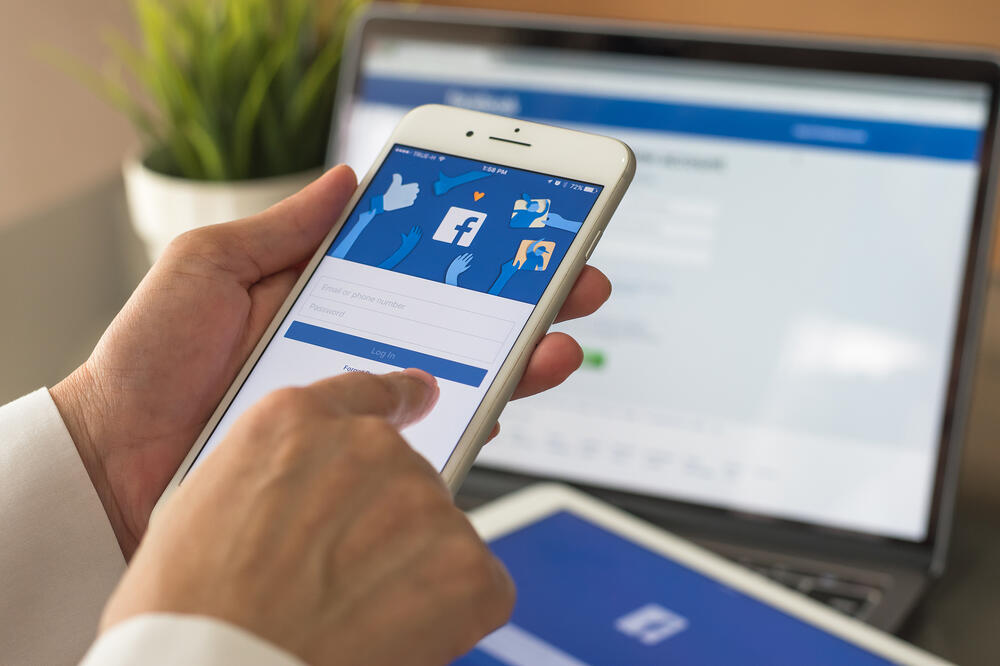 U Francuskoj počinje sa radom Facebook News
