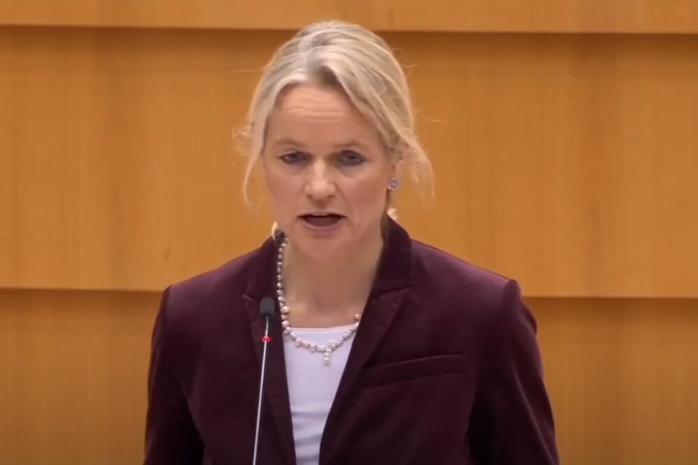 Nestrpljiva Viola fon Kramon besplatno savjetuje Beograd: Krajnje je vrijeme da Vlada Srbije i Aleksandar Vučić javno osude rusku invaziju!