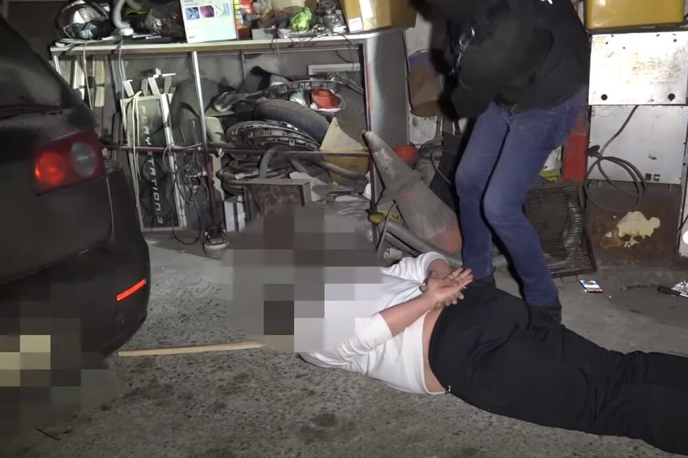 Zaplijenjena marihuana, municija i bombe: U Beogradu uhapšena dvojica državljana Crne Gore! (VIDEO)