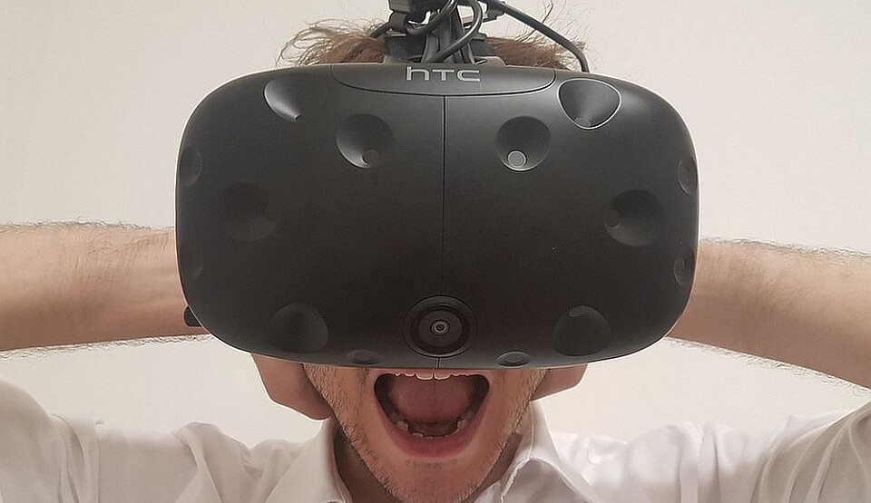 Gejmer slomio vrat dok je nosio naočare za virtuelnu realnost