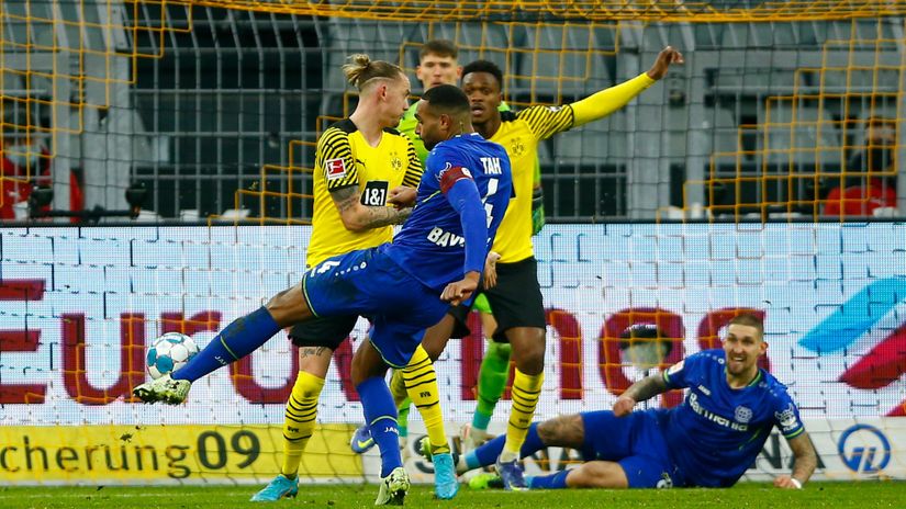 Dortmund razbijen od strane Leverkuzena, titula izmiče sve dalje i dalje