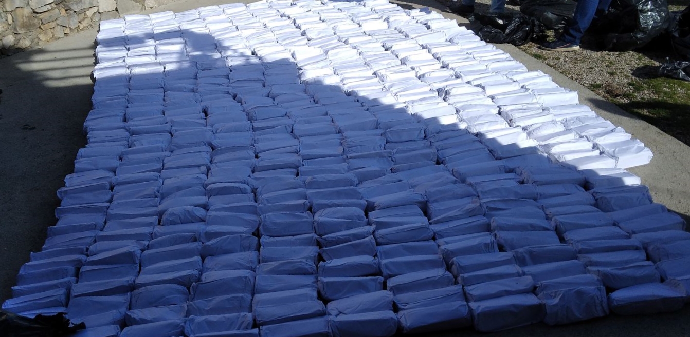 Granična policija pronašla 328kg rezanog duvana, uhapšene tri osobe