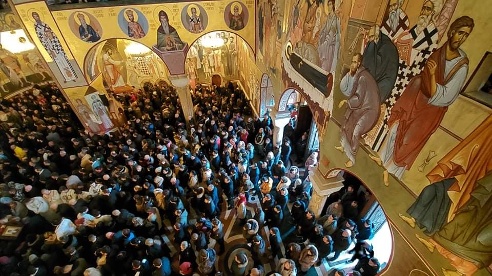 U susret litiji povodom praznika Svetog Simeona Mirotočivog: U Hramu Hristovog Vaskrsenja liturgija koju služi mitropolit Joanikije (FOTO)