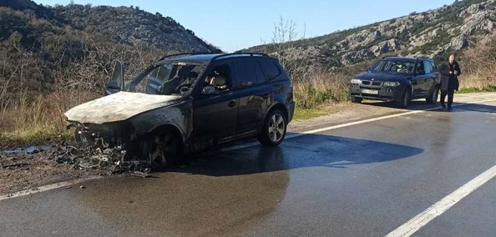 Na putu Bar-Petrovac juče se zapalio automobil u pokretu