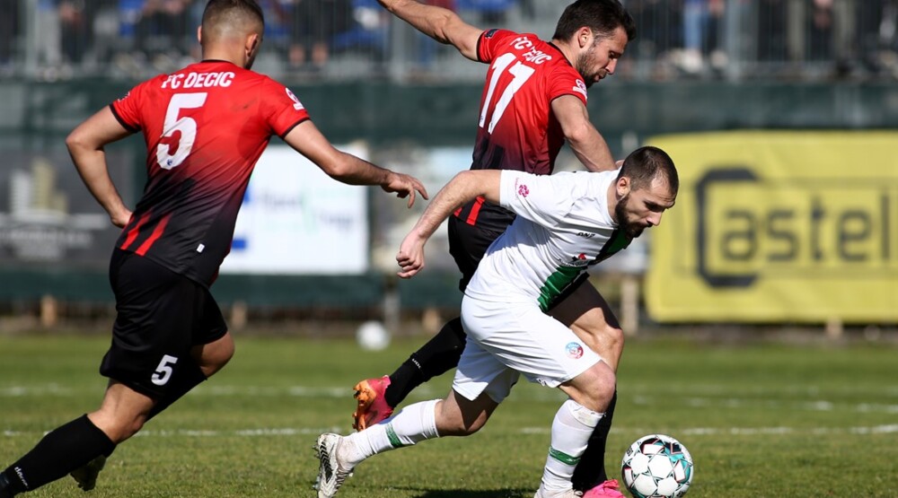 Haos u Tuzima: Tuča, pesničenje na terenu, baklje i stolice lete stadionom!