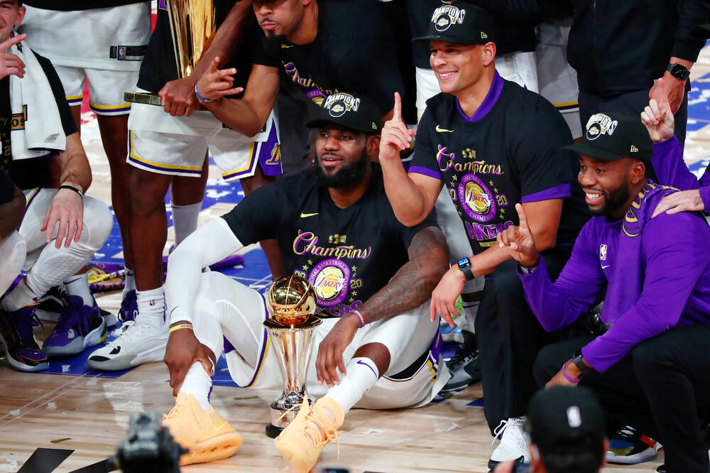 Lebron ispred Melouna, Lejkersi ponovo poraženi
