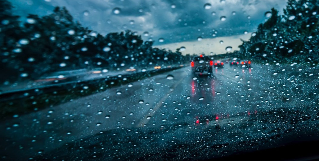 Auto-moto savez: Vozači oprez, putevi mokri i klizavi
