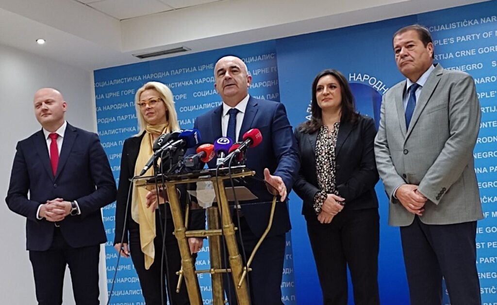 O odluci SNP-a: Kao da uđete u harem da demontirate Otomansku imperiju i sačuvate usput nevinost!