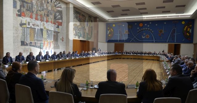 Vučić razgovarao sa Srbima sa Kosmeta o (ne)održavanju izbora 3. aprila!