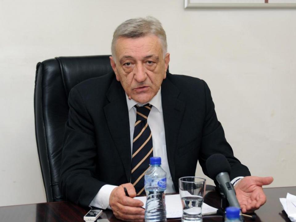 Bivši predsjednik fonda za stambenu izgradnju tužio sopstvenu djecu jer ne želi da plaća alimentaciju?