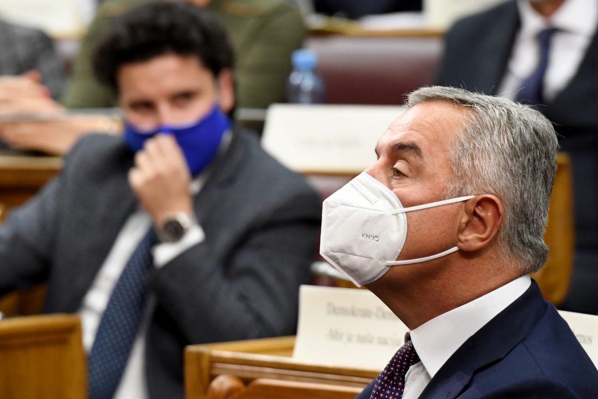 ČEKAJUĆI VLADU