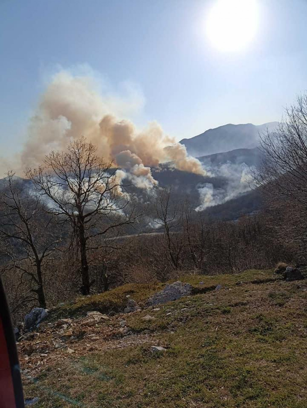 Požar u kotorskom selu Zvečeva, gašenje u toku