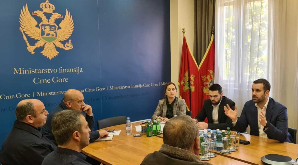 Spajić sa taksistima: Moguć povraćaj dijela plaćene akcize, uz smanjenje akcize na gorivo